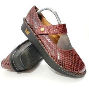 Alegria Paloma Brown Embossed Leather Mary Jane Clogs (35)